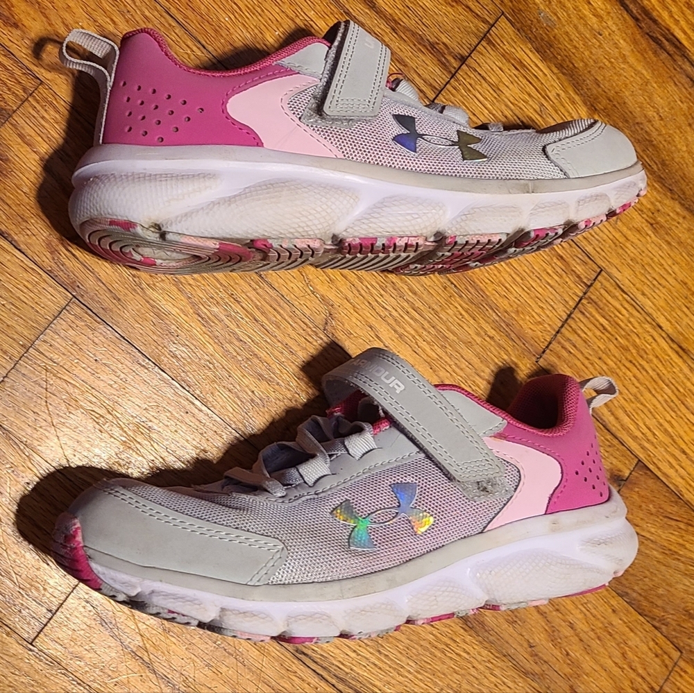 Under Armour kids assert lightweight sneaker|strap closure shiny‎ - Picture 12 of 14